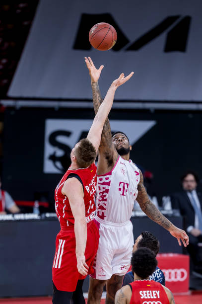 金玟哉在拜 金玟哉在拜